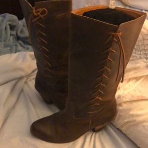 LaTtgo 9.5 leather boots wore them two times